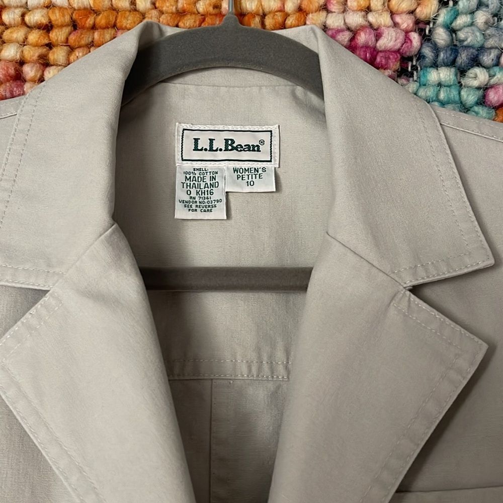 L.L. Bean. Very soft jacket cotton. - Picture 3 of 4